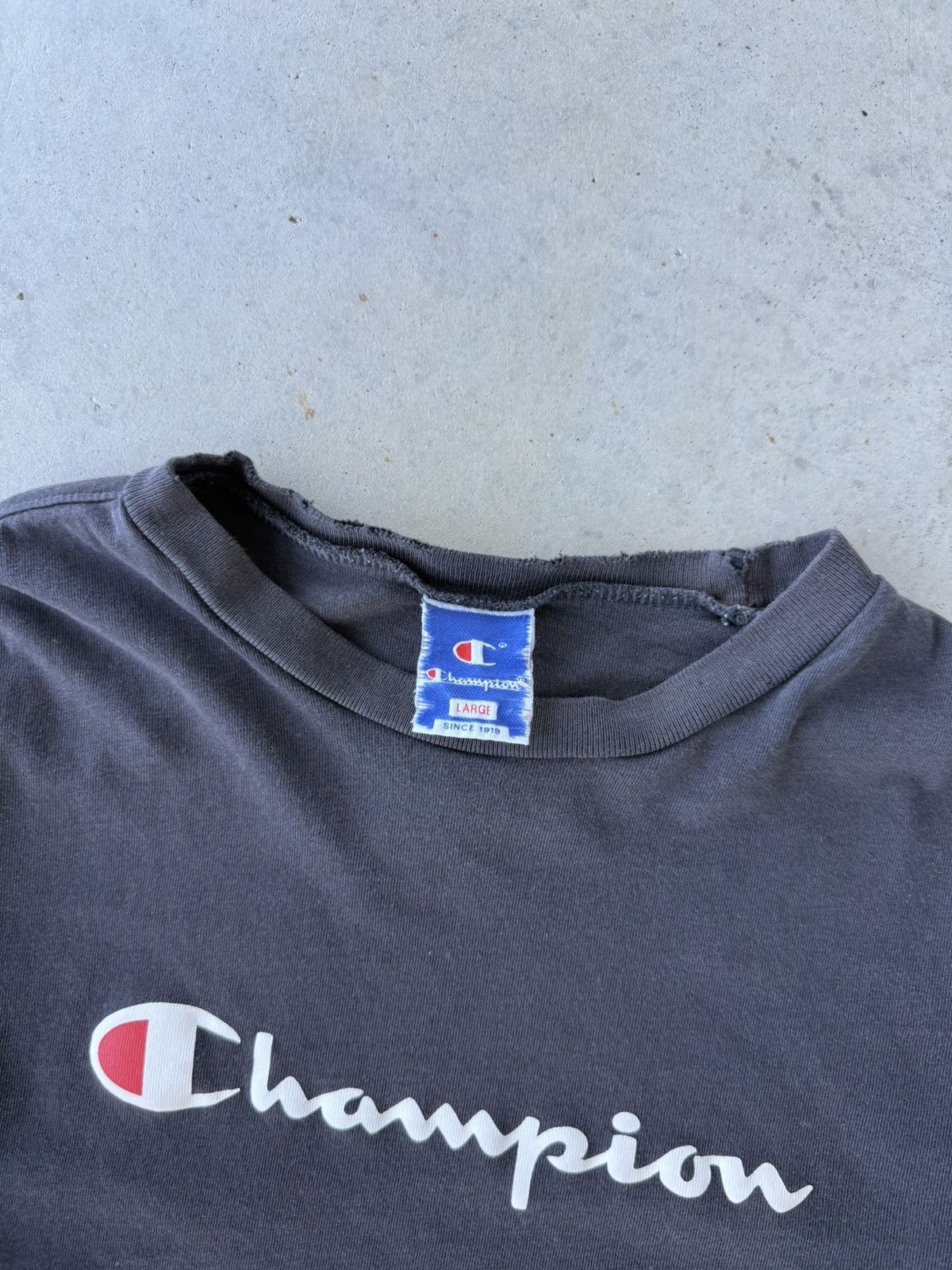 Champion Vintage 1980s Faded Champion Spell out T-Shirt Size US L / EU 52-54 / 3 - 4 Thumbnail