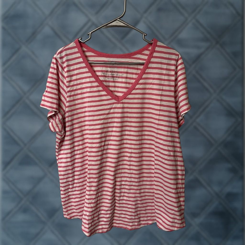 Torrid Torrid Knits Classic Fit Womens Short Sleeve Shirt Size 2X Pink Striped V Neck Size XXL / US 16-18 / IT 52-54 - 1 Thumbnail