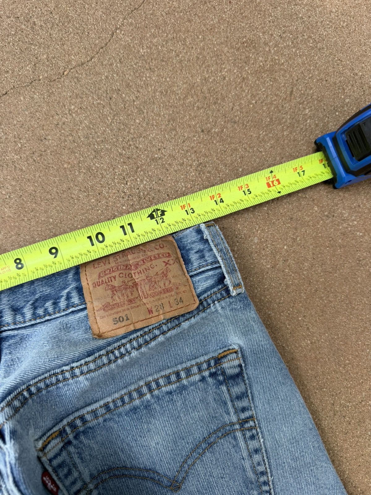 Levi's Vintage Levi’s 501xx Buttonfly Straight Faded Jeans 27x32 Size US 27 - 11 Thumbnail