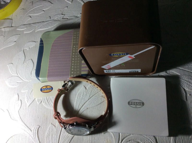 Fossil Fossil Women's Leather Quartz Watch with Gold Dial Size ONE SIZE - 4 Thumbnail