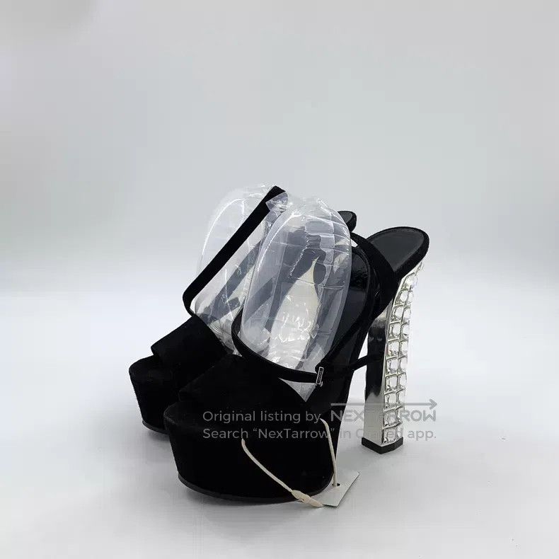 Gucci Gucci Black waterproof platform with buckle, diamond-encru Size US 4.5 / IT 34.5 - 1 Thumbnail