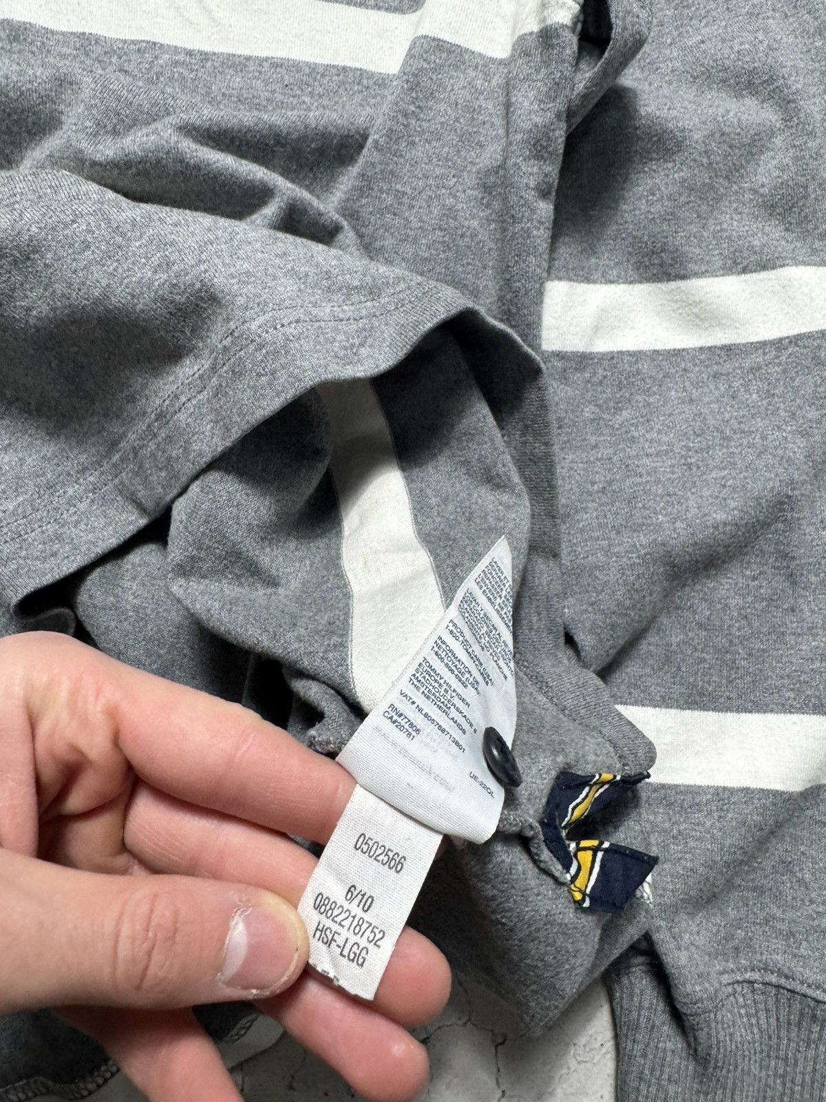 Tommy Hilfiger Tommy Hilfiger Striped Rugby Sweatshirt Vintage Size M Y2K Size US M / EU 48-50 / 2 - 9 Thumbnail