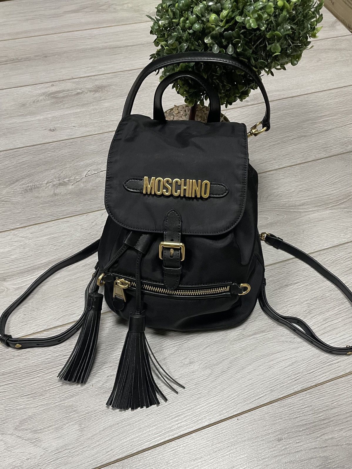 Moschino Moschino big gold logo backpack spell out Size ONE SIZE - 1 Thumbnail