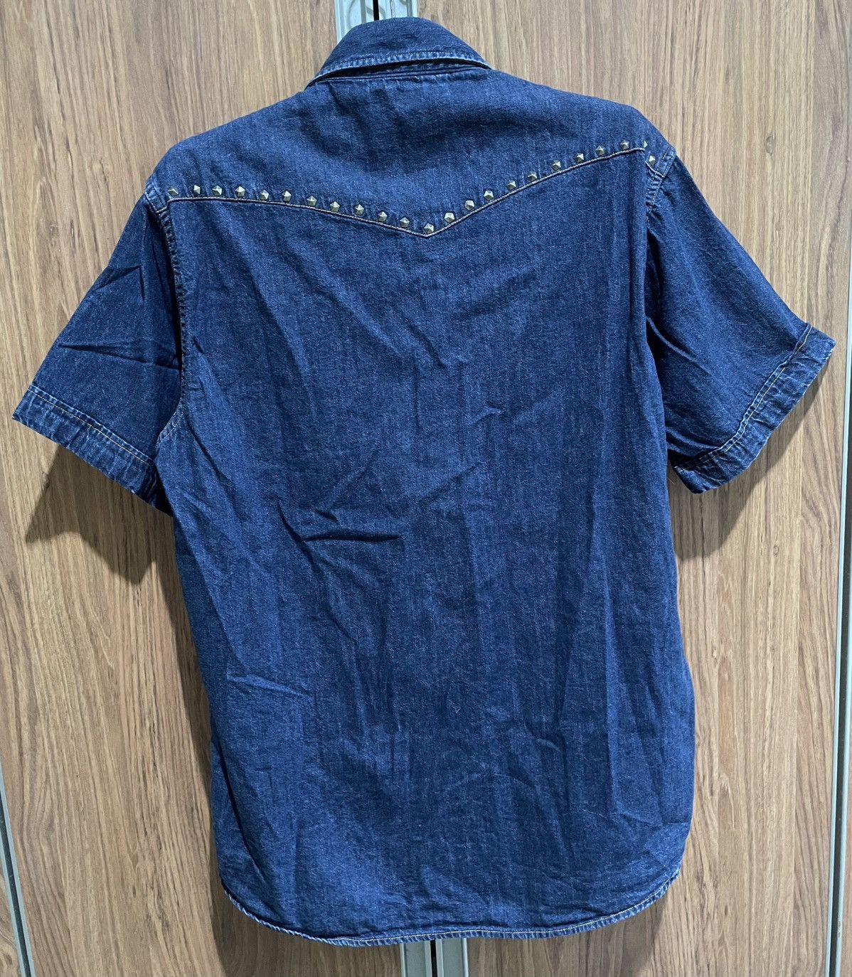 Japanese Brand GOWEST PEARL SNAP BUTTON STUDDED DENIM SHIRT Size US M / EU 48-50 / 2 - 2 Thumbnail