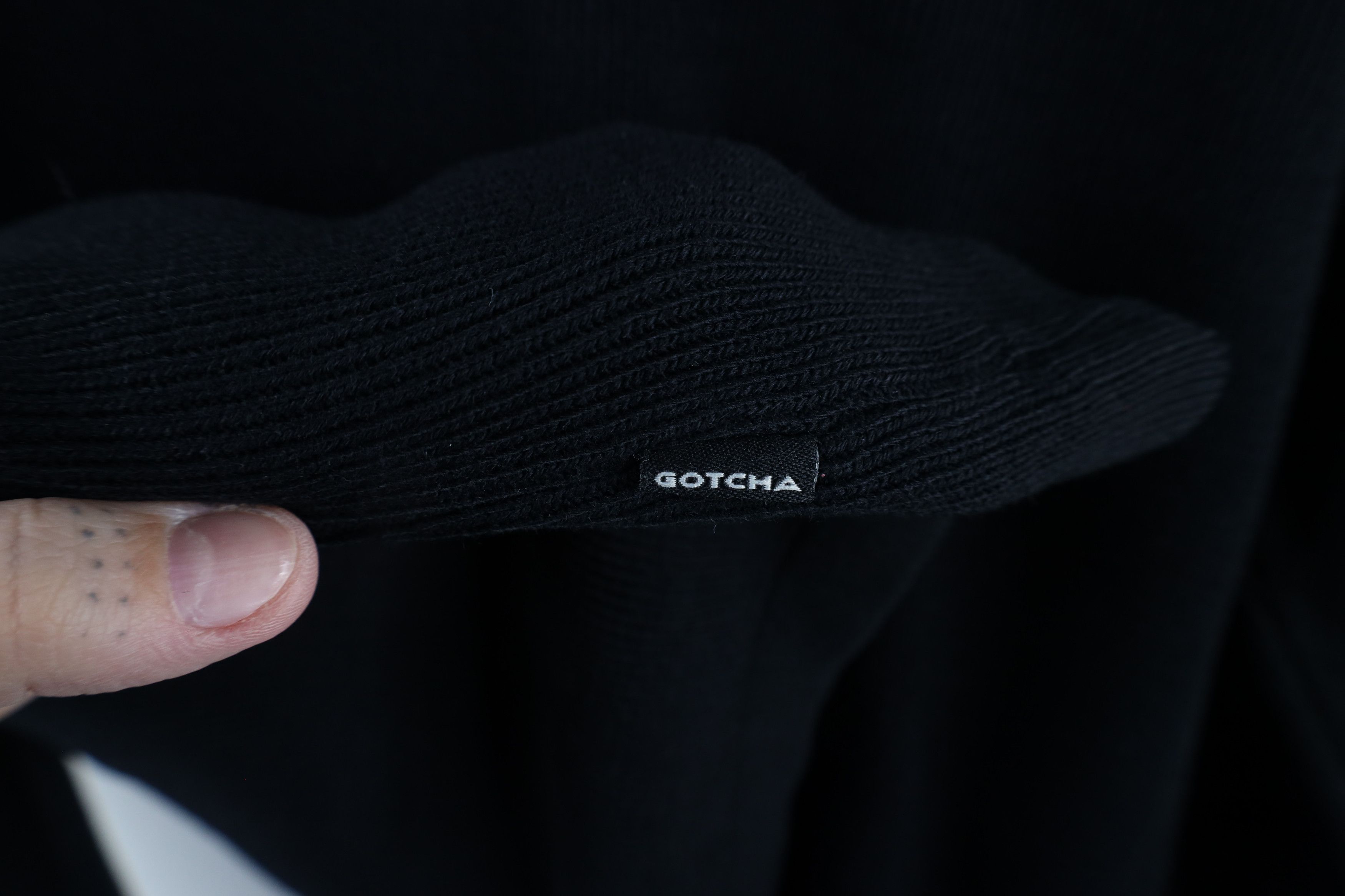 Gotcha × Vintage Vintage 90s Gotcha Surfing Knit Crewneck Sweater Black Size US L / EU 52-54 / 3 - 7 Thumbnail