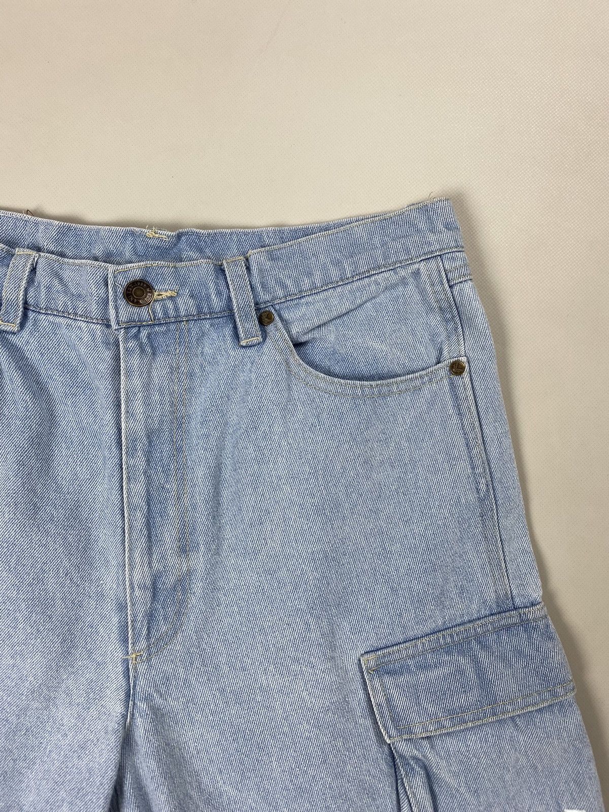 Karl Kani Karl Kani men’s Cargo denim Rap Baggy shorts size M Size US 32 / EU 48 - 7 Thumbnail