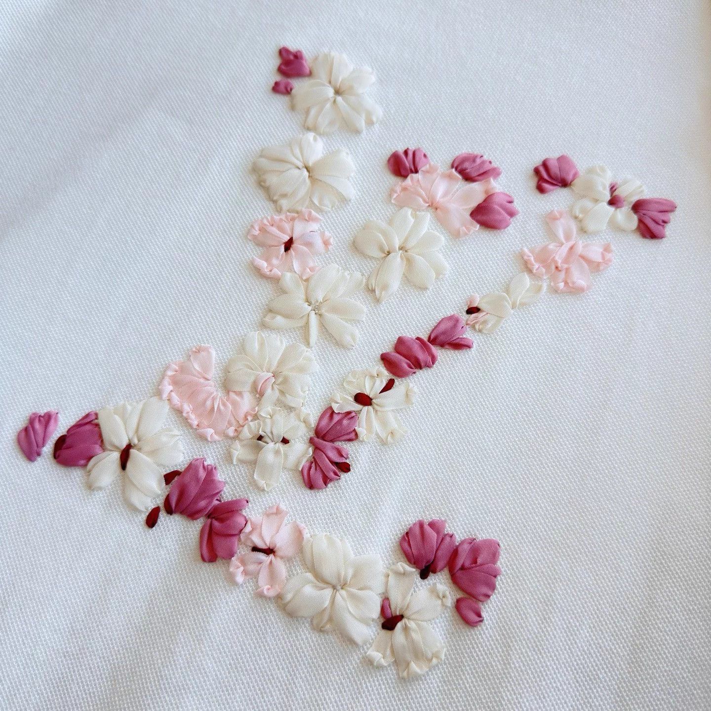 Louis Vuitton LV 25 Nigo 3D Floral Embroidery Logo White Tee 4L Size US XXL / EU 58 / 5 - 2 Thumbnail