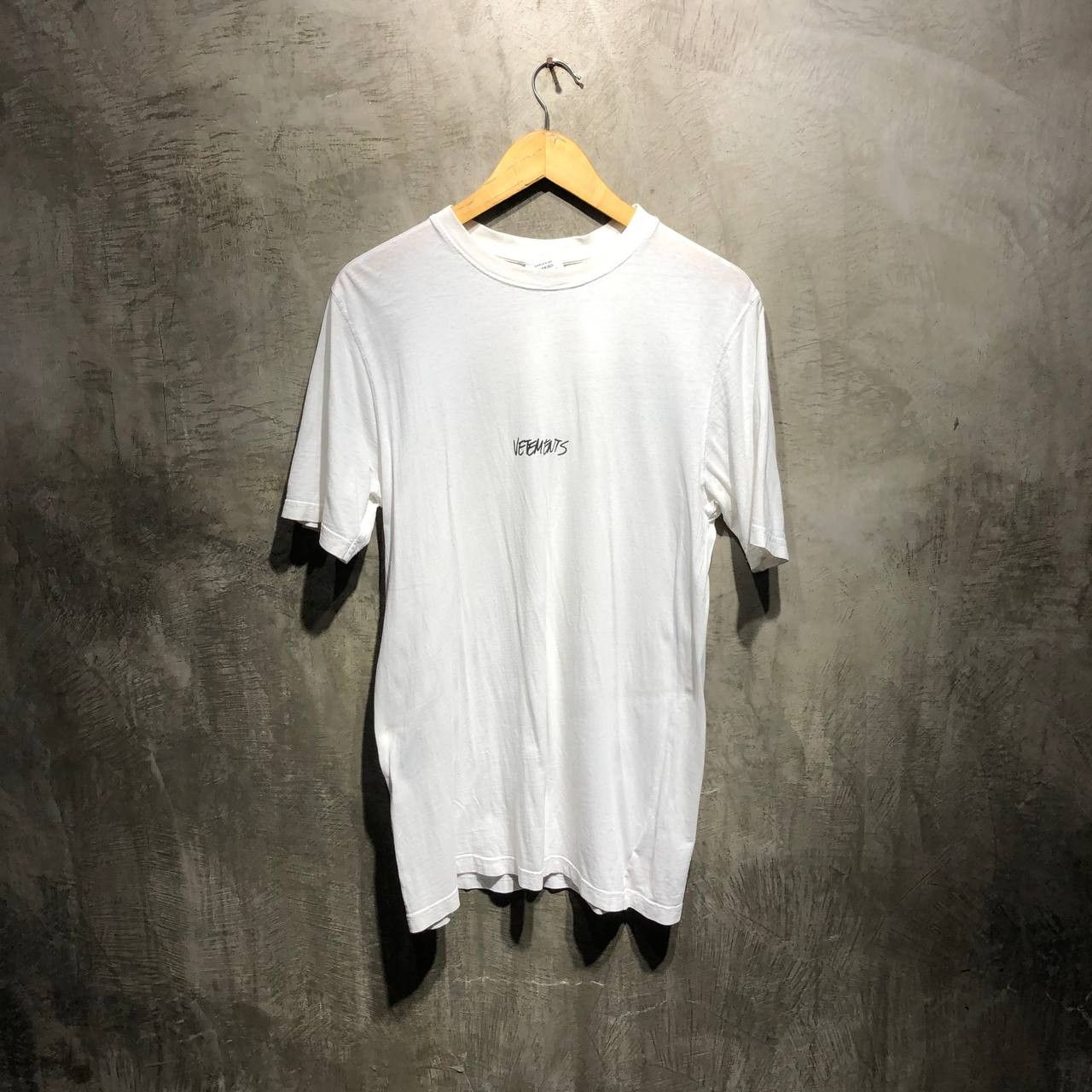 Vetements Vetements Written Logo tee Size US S / EU 44-46 / 1 - 8 Thumbnail