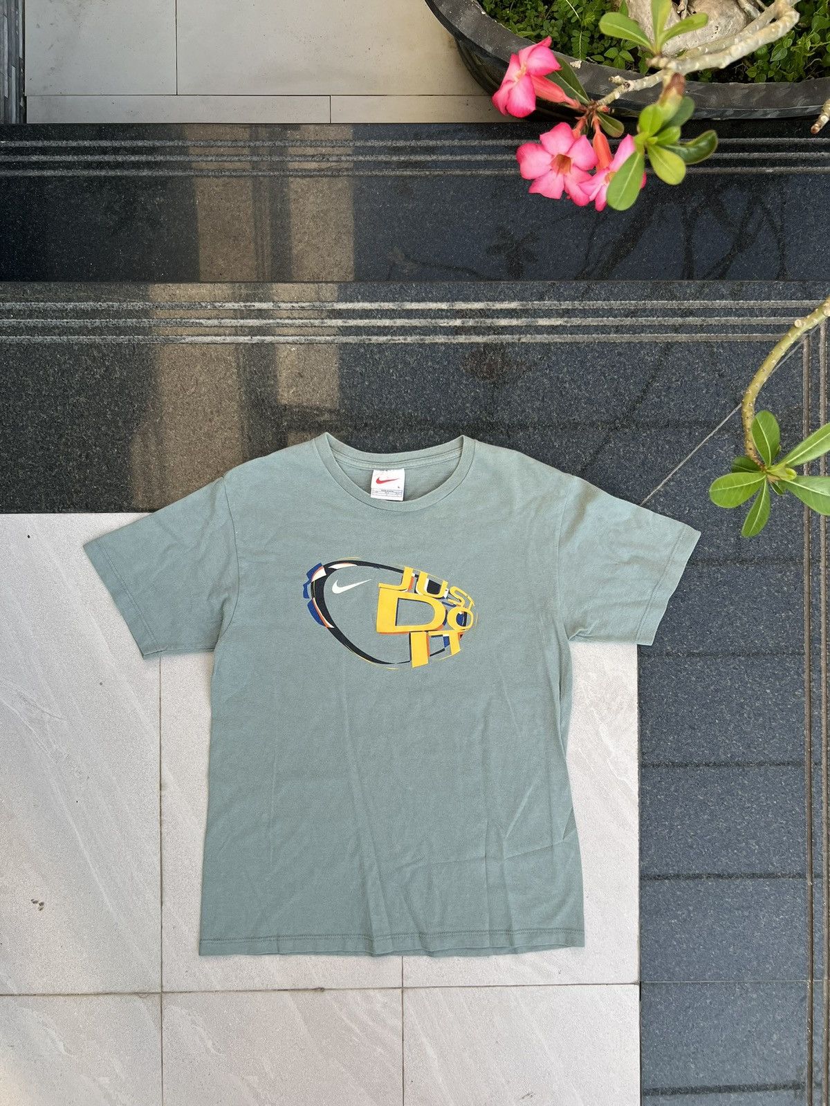 Nike 90s Nike Big Retro Logo Vintage Y2K Tee T-Shirt Size US S / EU 44-46 / 1 - 1 Thumbnail