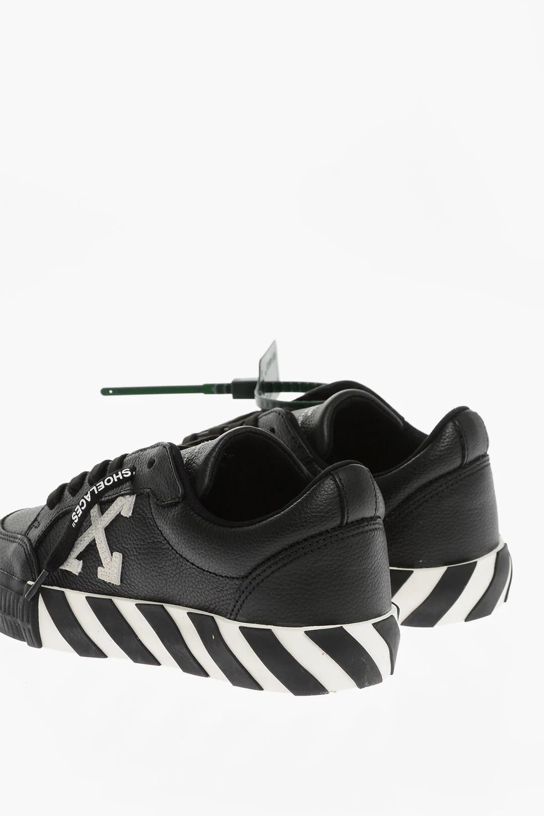 Off-White og1mm0426 Low-Top Hammered Leather Sneakers in Black Size US 5 / IT 35 - 2 Thumbnail