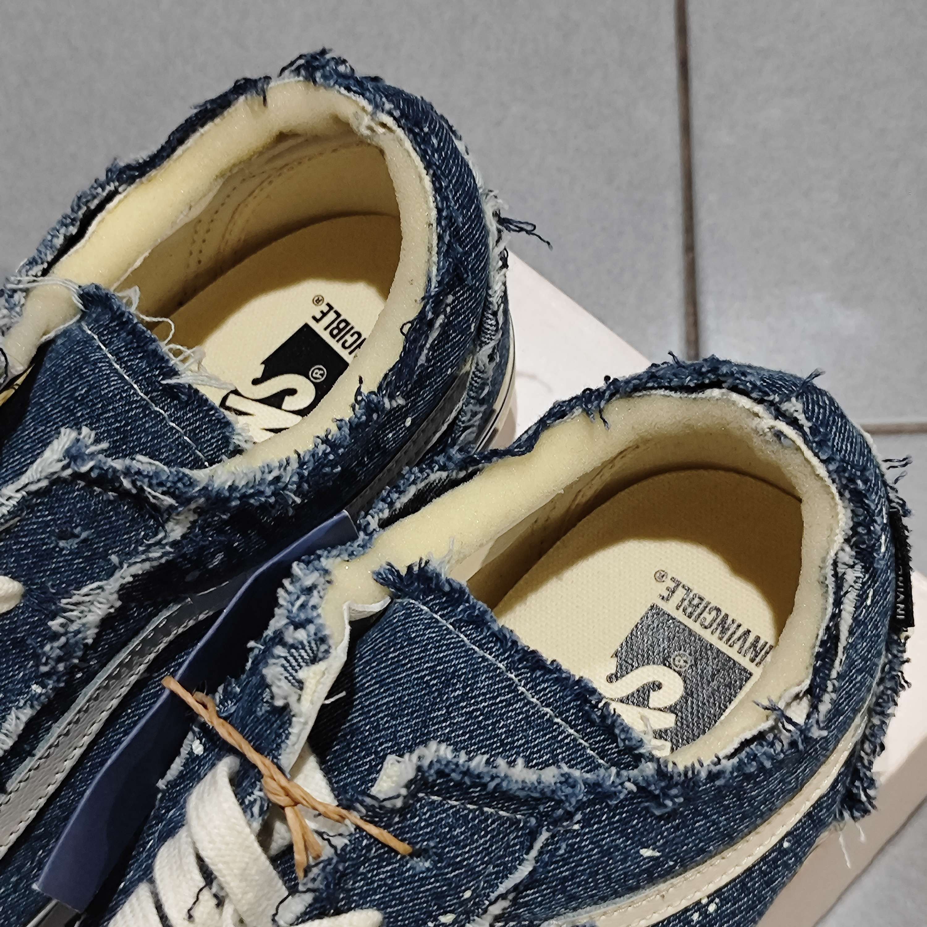 Vans Vans x Invincible LX Old Skool Frayed Denim - Indigo Size US 11 / EU 44 - 4 Thumbnail
