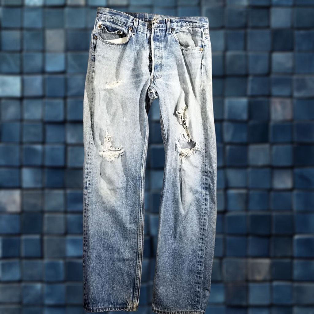 Levi's VINTAGE Levi's 501 Jeans Mens 32x30 Blue Denim 1986 Regular Straight Batch 501 Button Fly, Distressed Pockets, Cotton, USA, Fall Mens Size US 32 / EU 48 - 1 Thumbnail