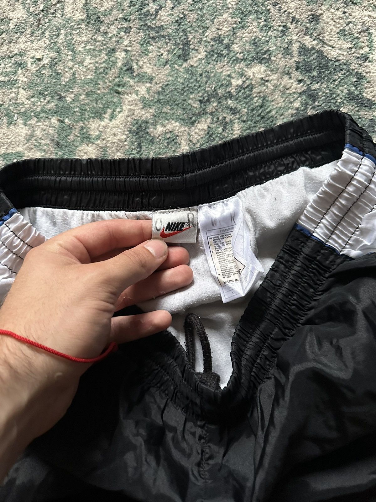 Nike VINTAGE NIKE BIG SWOOSH NYLON SKEPTA STYLE TRACK PANTS L Size US 34 / EU 50 - 4 Thumbnail