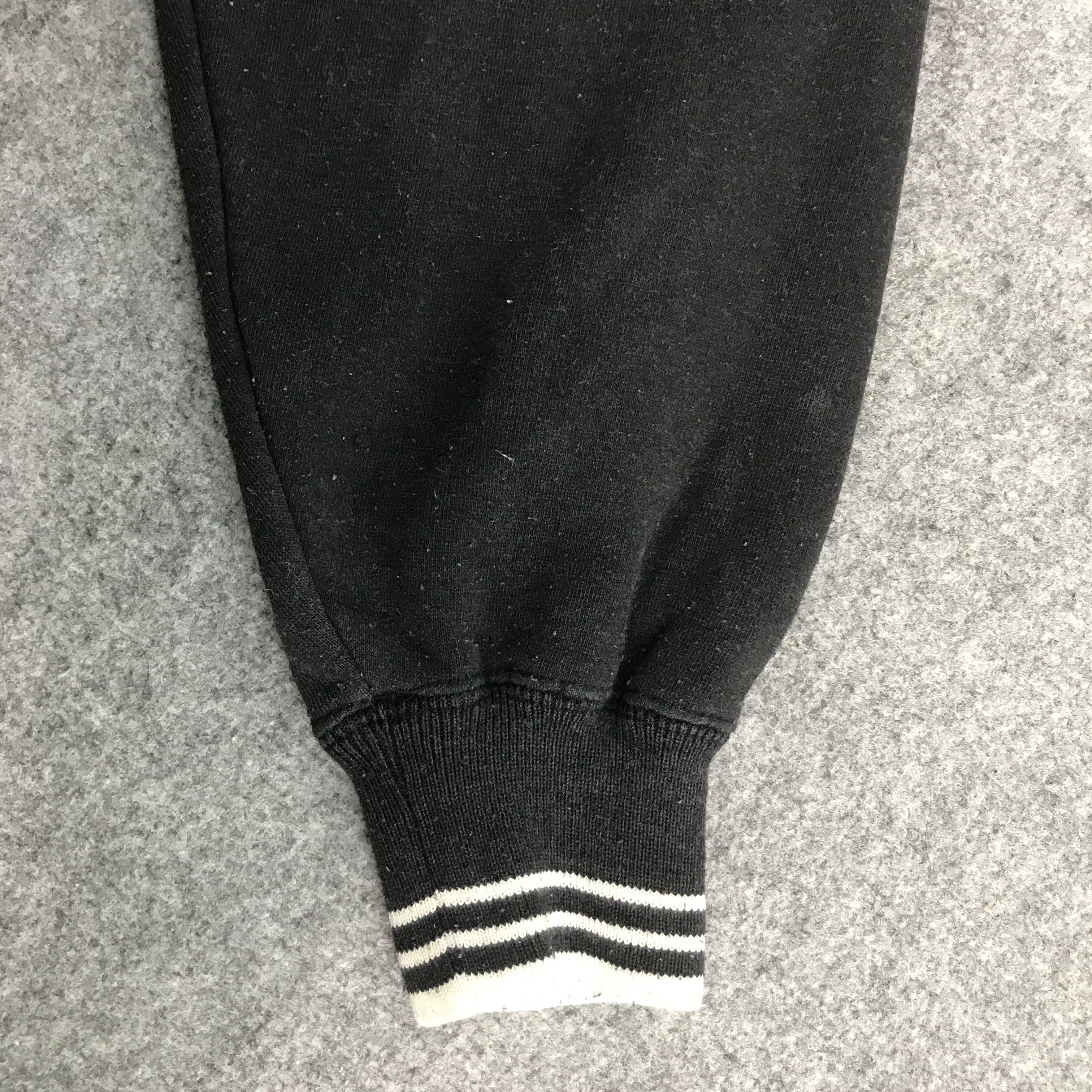 Japanese Brand Vtg bitch skateboards black faded sweatshirt K62B13 Size US L / EU 52-54 / 3 - 7 Thumbnail