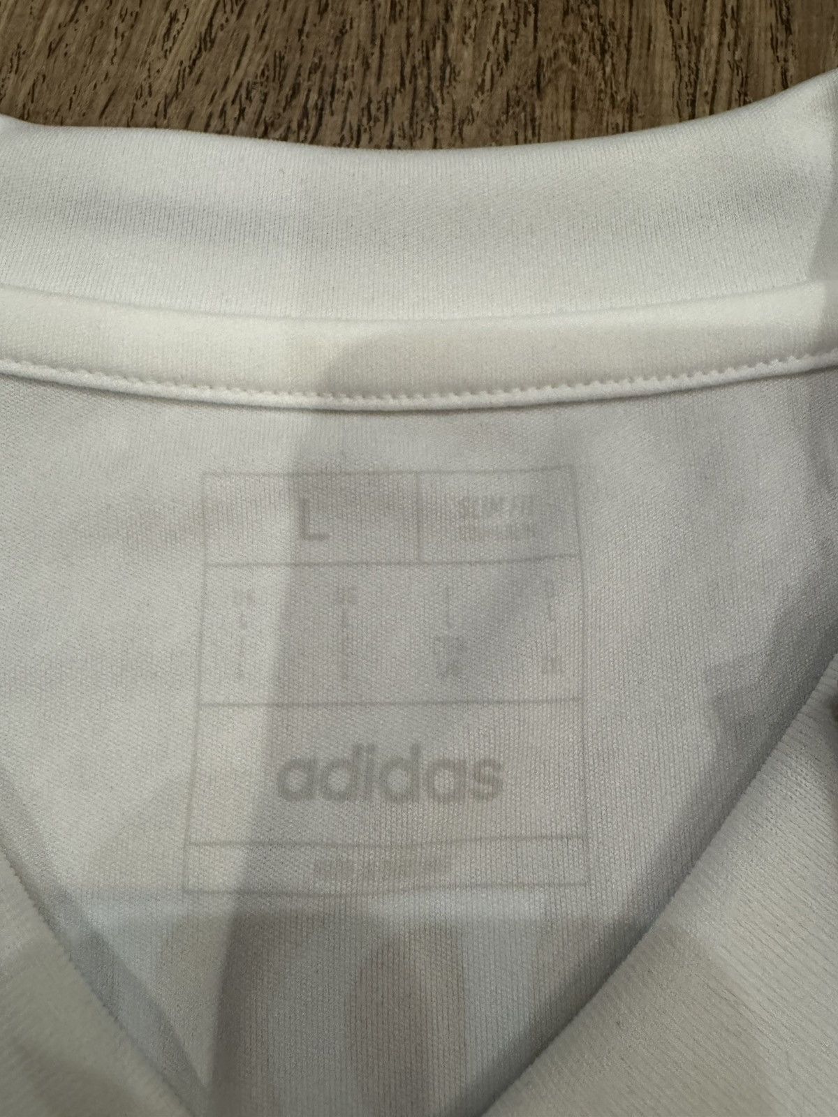 Adidas REAL MADRID 2024/2025 HOME FOOTBALL JERSEY SIZE L IU5011 Size US L / EU 52-54 / 3 - 7 Thumbnail
