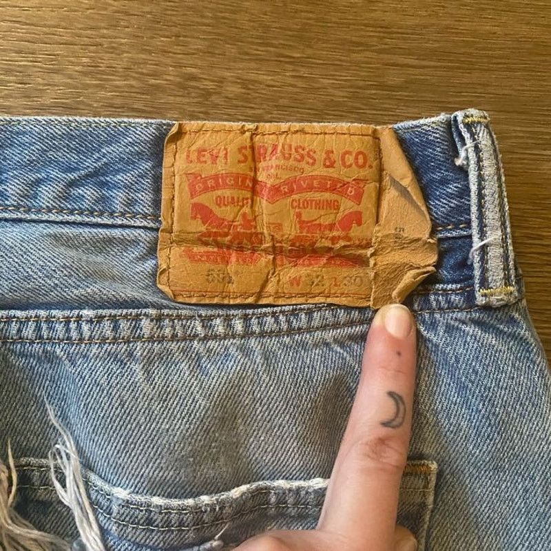 Levi's Vintage Levi's 501 Mid Wash Jeans / Distressing Size US 36 / EU 52 - 7 Thumbnail