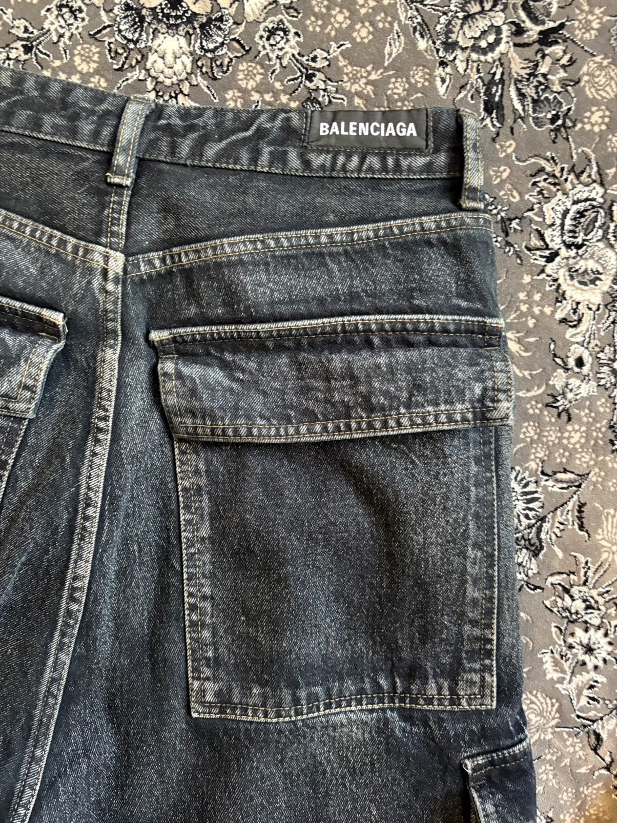 Balenciaga Balenciaga Wide Leg Cargo Jeans Size US 29 - 4 Thumbnail