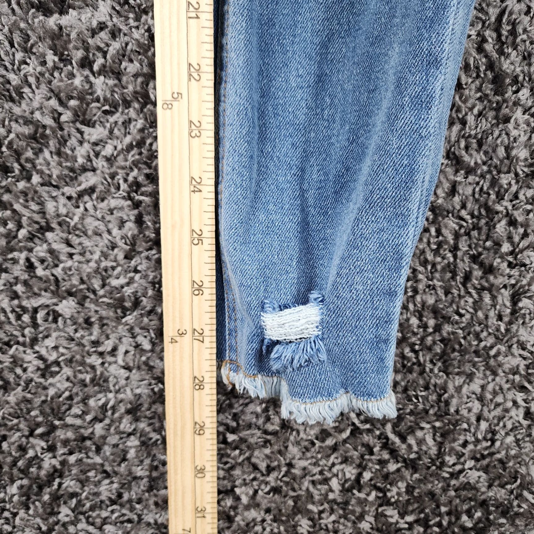 Vintage Tinseltown Jeans Womens Light Wash Distressed Blue Size 9 Skinny Jeans 26W 28In Size 30" / US 8 / IT 44 - 5 Thumbnail