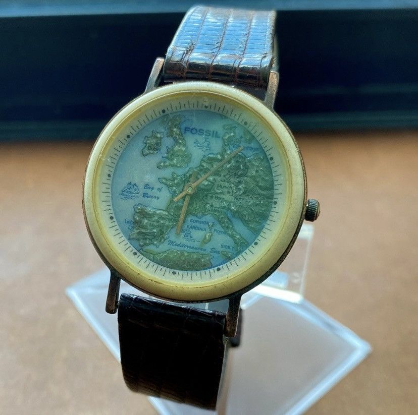 Fossil 1995 FOSSIL EUROPEAN MAP STONE WATCH BW-6742 Size ONE SIZE - 1 Thumbnail