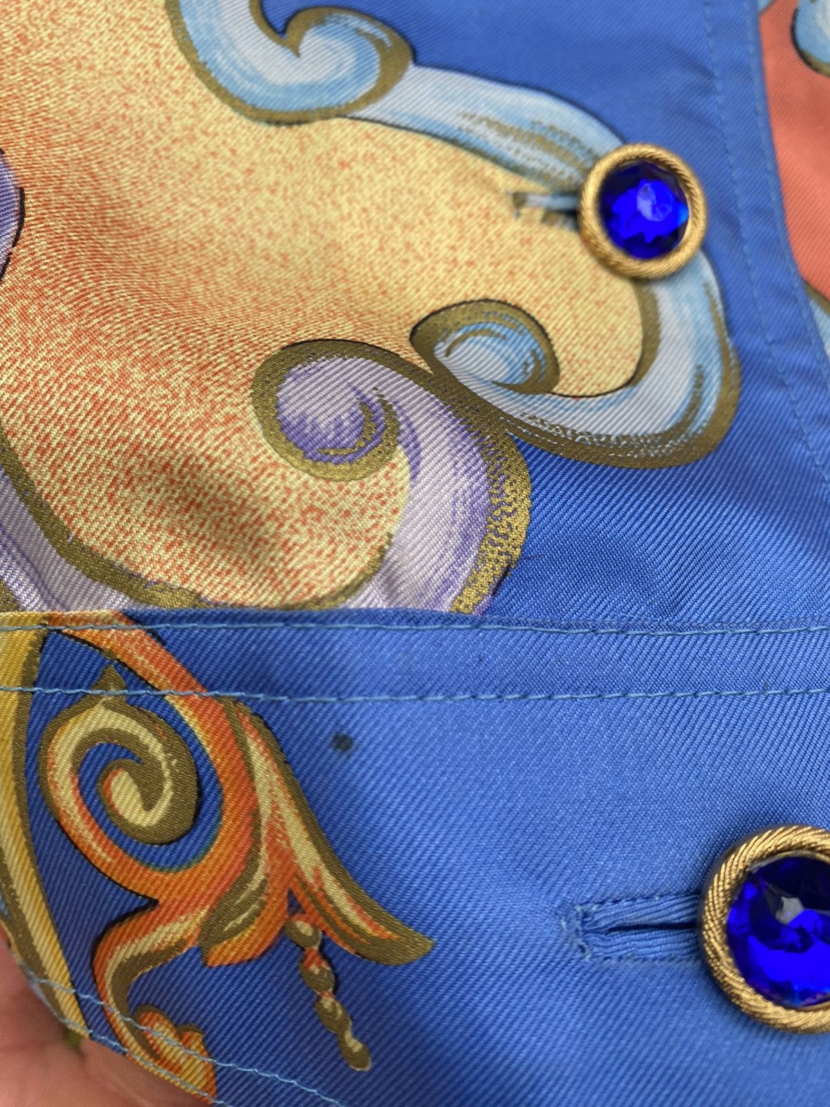 Versace × Vintage Archive Run Away Gianni Versace Silk Oveprinted Light Jacket Size L / US 10 / IT 46 - 7 Thumbnail