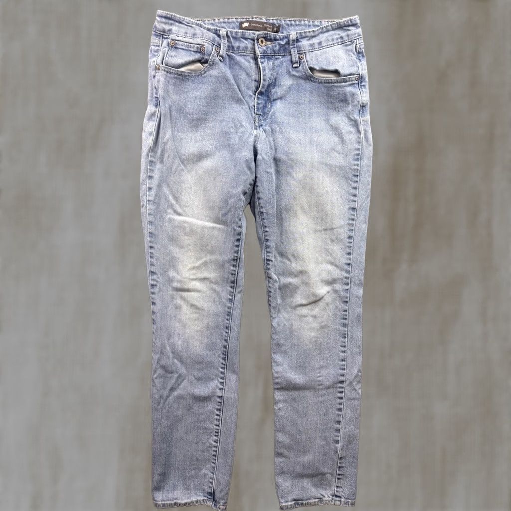 Levi's Levi's Demi Curve Straight Leg Jeans Women Light Wash 31x32 Denim 5-Pocket Zip Fly Classic Rise/Medium Waist Womens Size 24" / US 00 / IT 34 - 1 Thumbnail