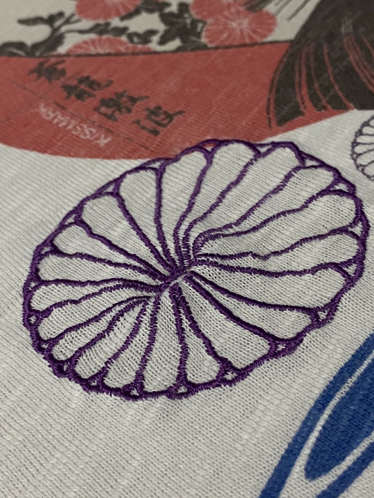 Hysteric Glamour Japan Kissmark Embroidered Floral Sexy Surf Girl Tee Size US L / EU 52-54 / 3 - 10 Thumbnail