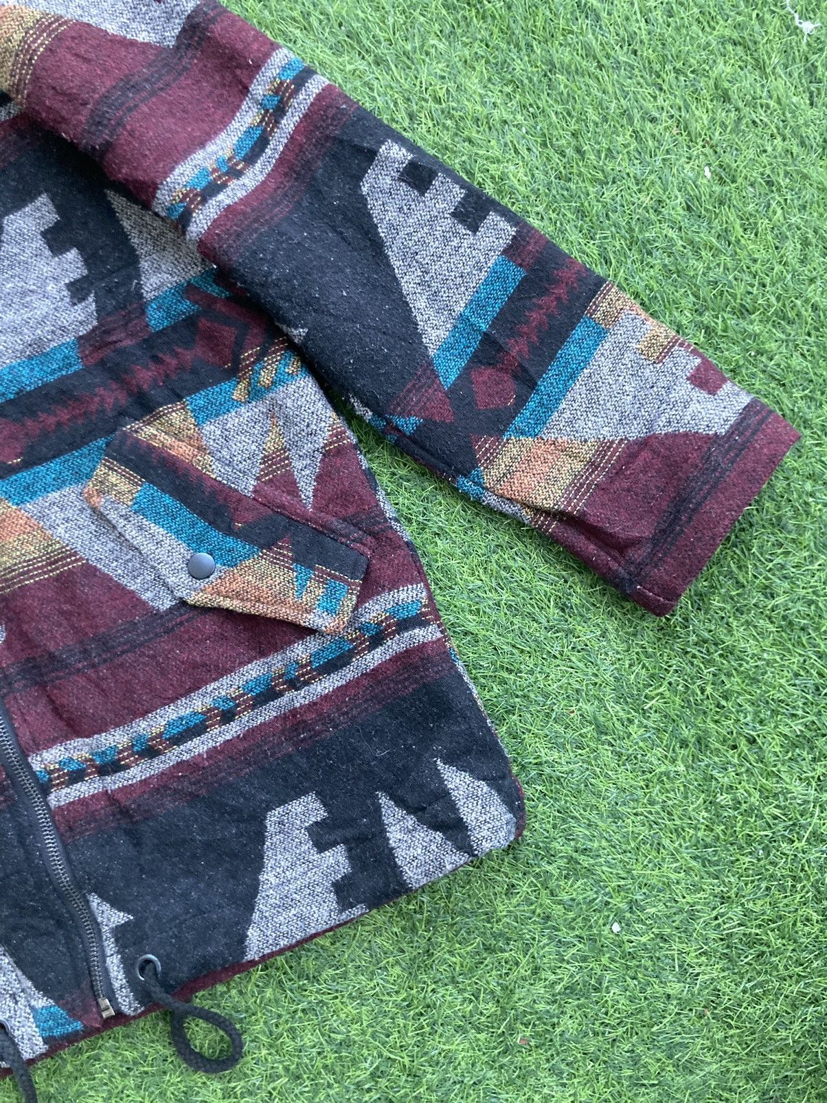 Forever 21 FOREVER 21 NATIVE NAVAJO HOODIE JACKET Size US M / EU 48-50 / 2 - 5 Thumbnail