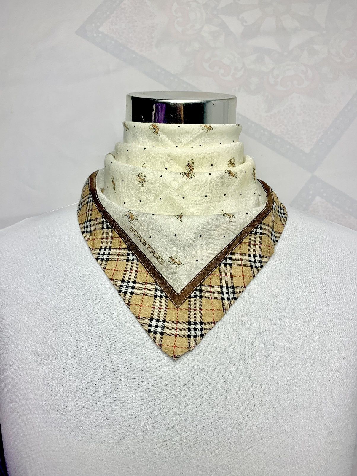 Burberry Burberry Handkerchief / Neckerchief / Bandana Size ONE SIZE - 1 Thumbnail