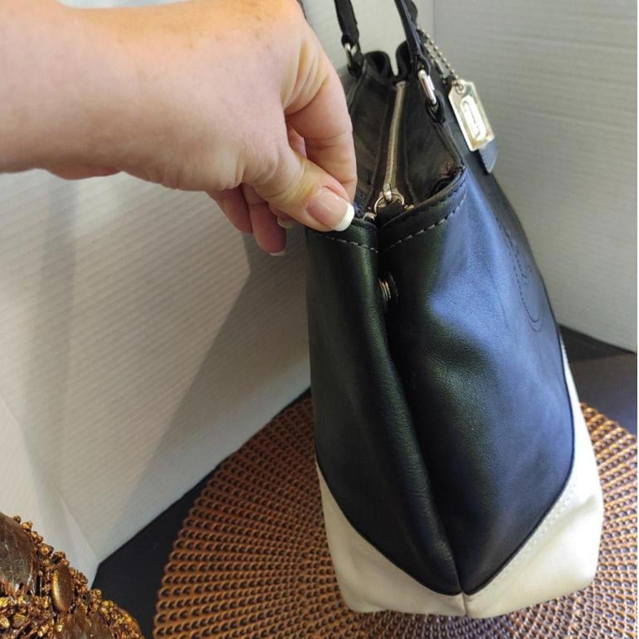 Coach Coach (19391) Black and Cream Leather Tote Size ONE SIZE - 4 Thumbnail