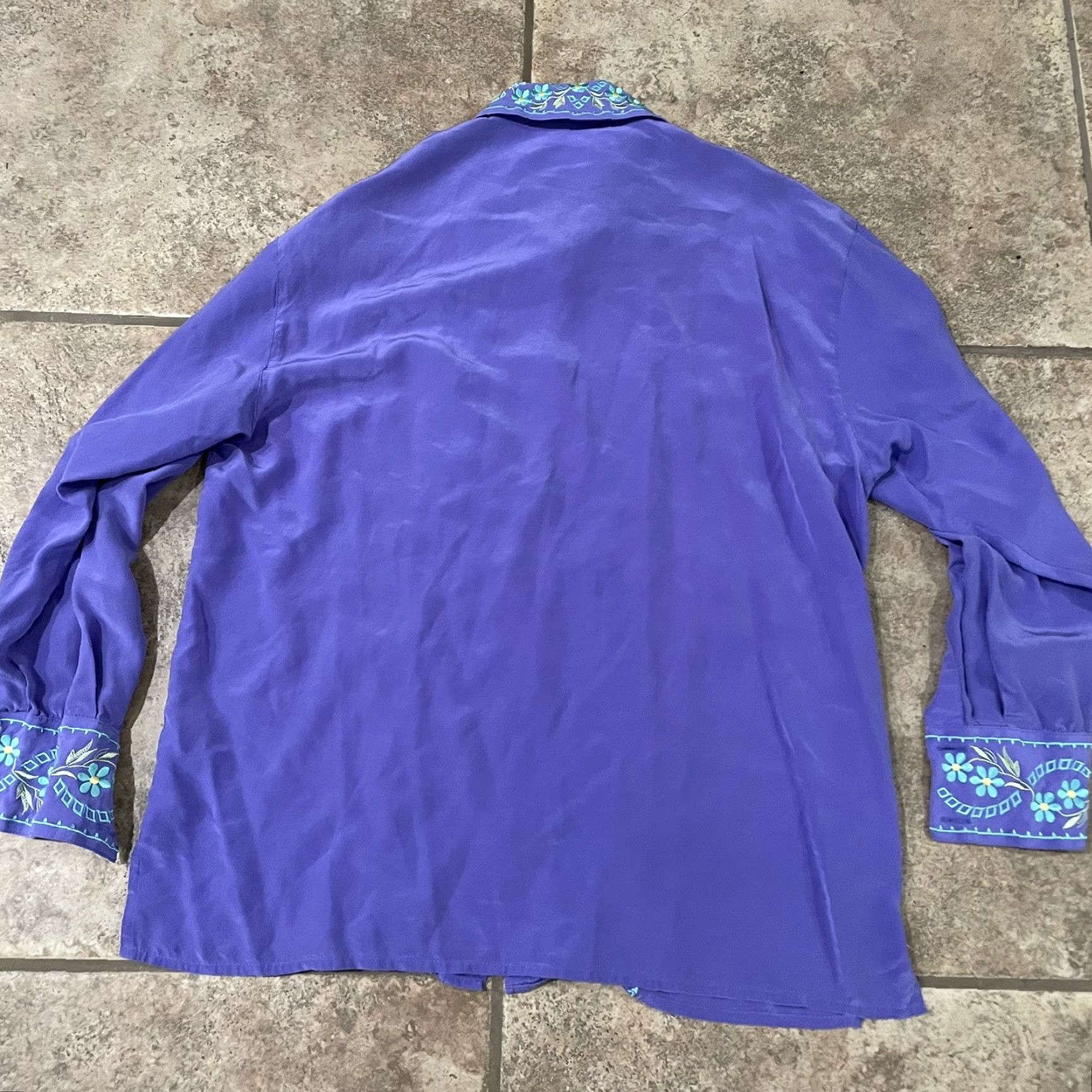 Diane von Furstenberg VINTAGE Diane Von Furstenburg Purple Silk Long Sleeve Shirt XS Womens EMBROIDERED Size XS / US 0-2 / IT 36-38 - 5 Thumbnail