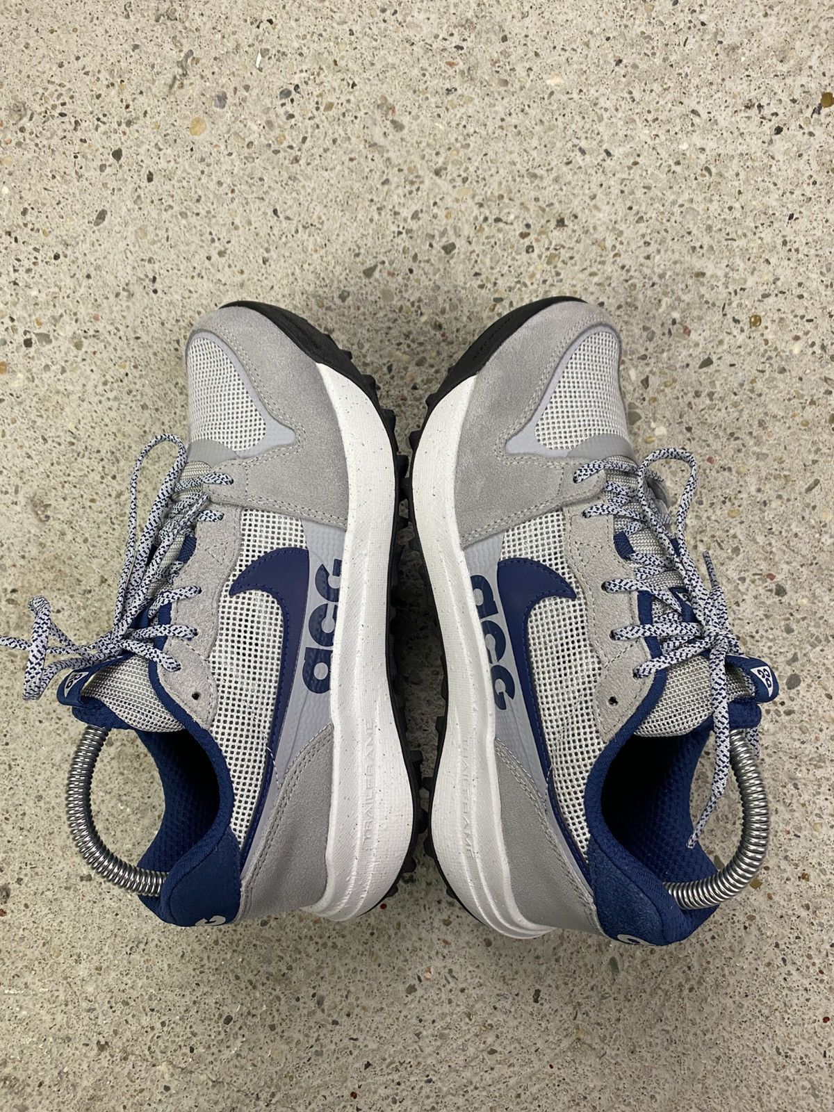 Nike ACG Nike acg lowcate trekking shoes mountains navy grey Size US 5.5 / EU 38 - 3 Thumbnail