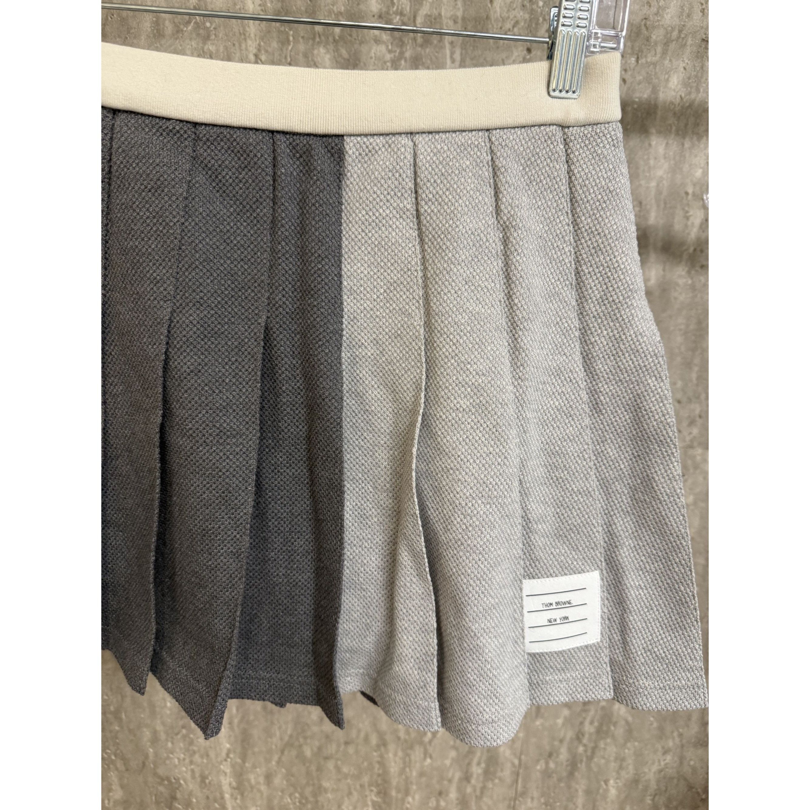 Thom Browne Thom Browne Womens Pleated Mini Skirt Two-Tone Gray 100% Cot Size 36" / US 14 / IT 50 - 2 Thumbnail