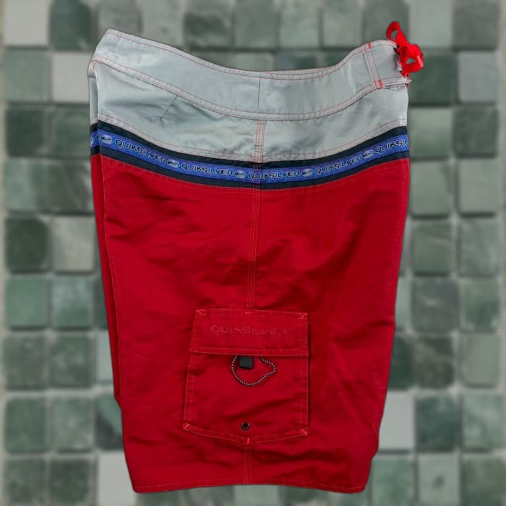 Quiksilver VINTAGE Quiksilver Board Shorts Men 33 Red Grey Multi SpellOut Logo Surf Pocket 33 Size US 33 - 1 Thumbnail