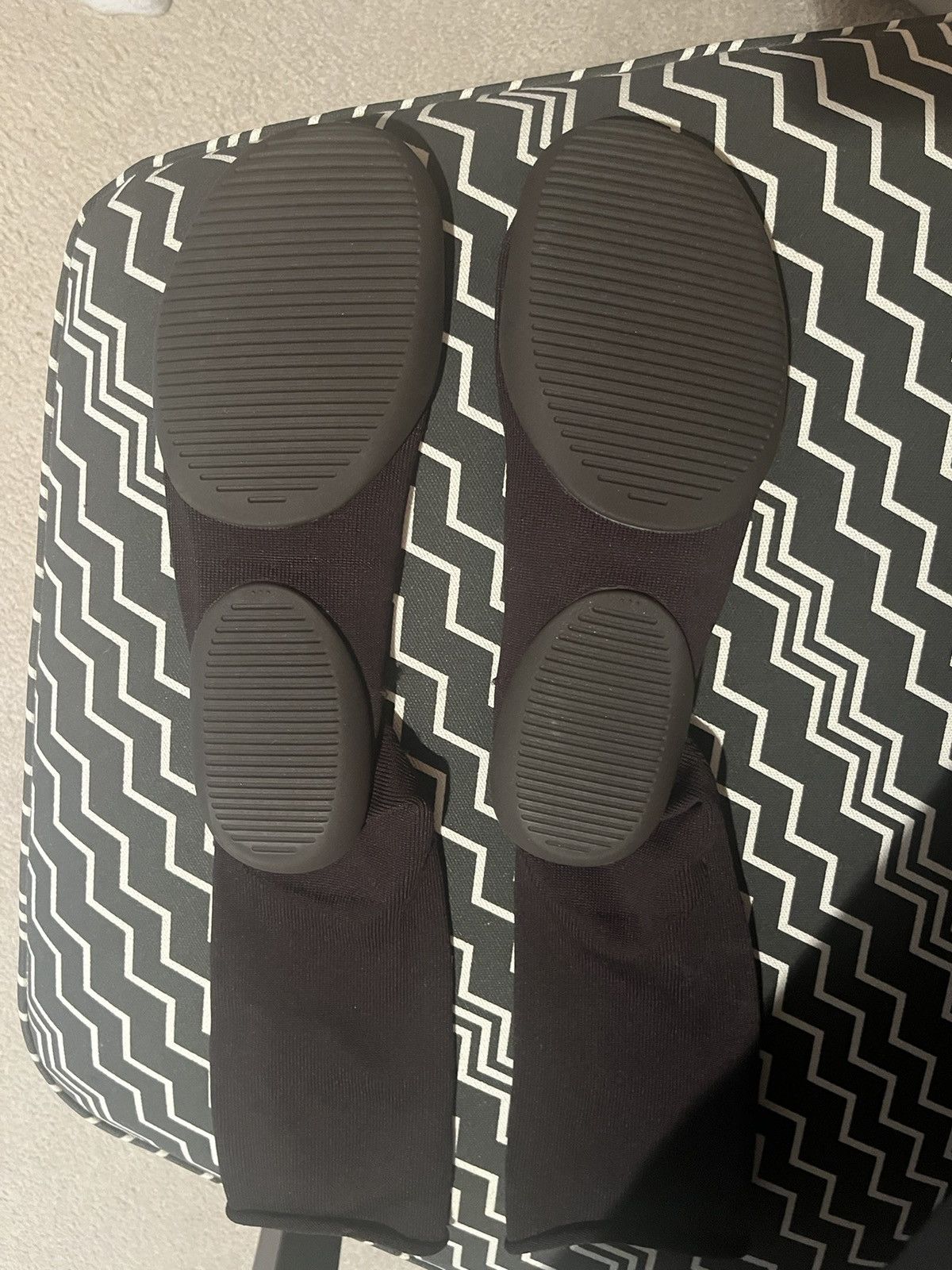 Adidas × Kanye West × Yeezy Yeezy Pods Size 3 YZY Fits Size 11+ Size US 13 / EU 46 - 4 Thumbnail
