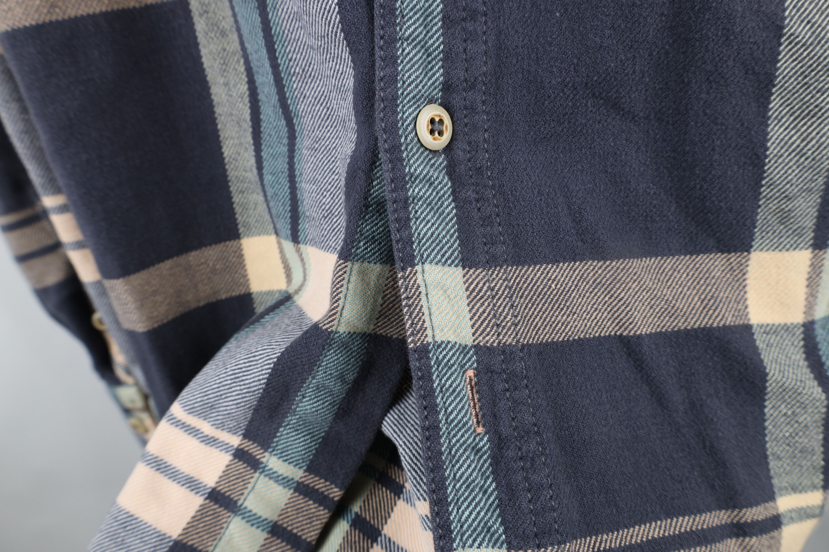 Tommy Bahama × Vintage Vintage Tommy Bahama Relax Collared Button Shirt Plaid Size US XL / EU 56 / 4 - 4 Thumbnail