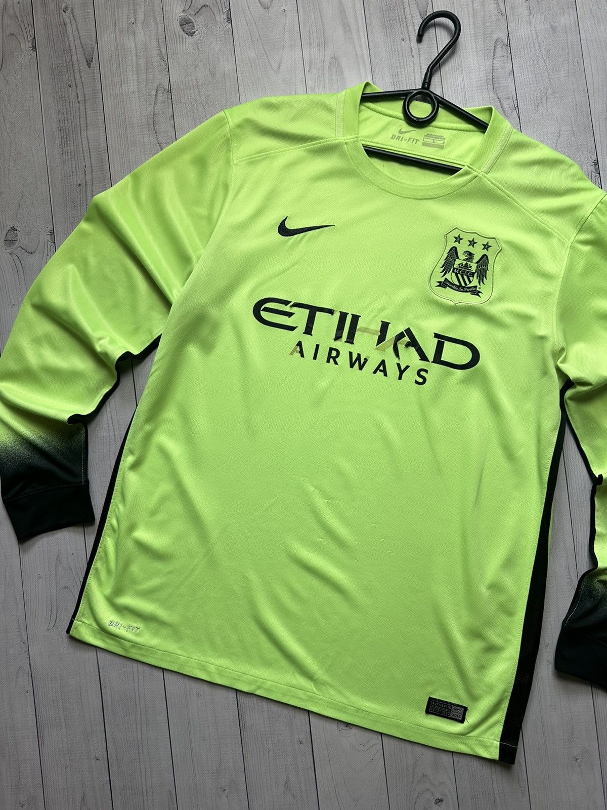 Nike × Vintage Vintage Nike Manchester City yellow size L long sleeve L Size US L / EU 52-54 / 3 - 2 Thumbnail