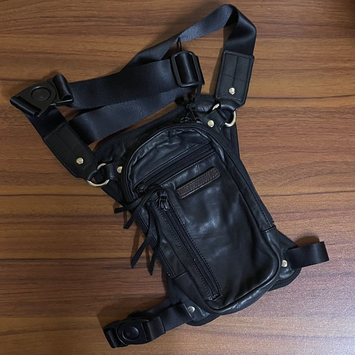Japanese Brand RUSHITANI TACTICAL 2 WAY LEATHER LEG BAG Size ONE SIZE - 1 Thumbnail