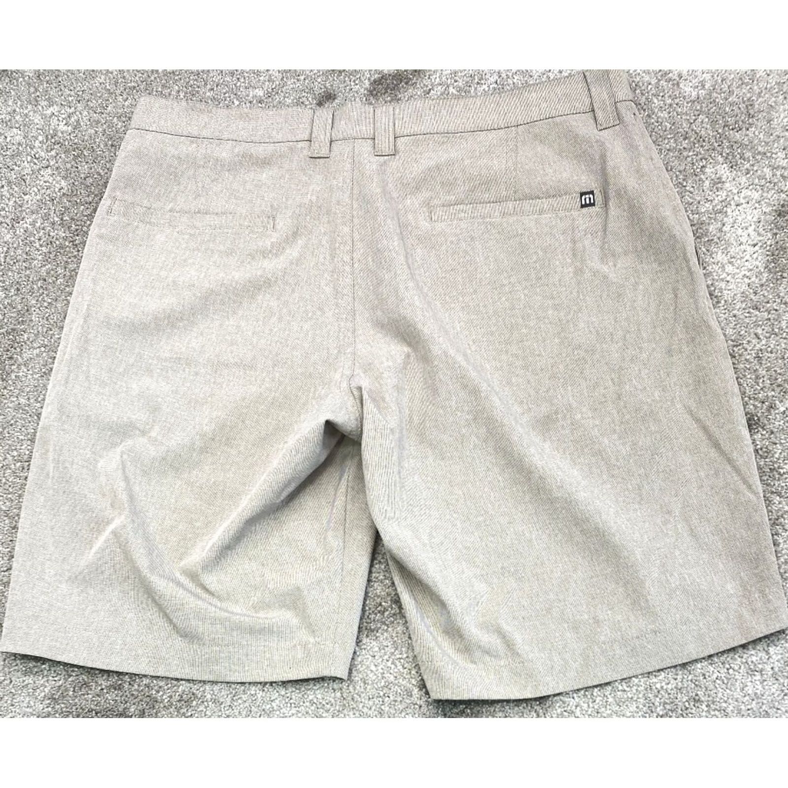 TravisMathew Travis Mattews Golf Shorts Men 32x9 Chino Tan Stretch Flat Front Button Brown 9 in Inseam Casual Mens Size US 34 / EU 50 - 5 Thumbnail