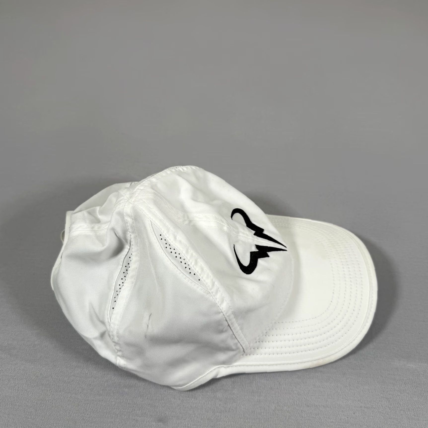 Nike Nike Hat Cap Rafael Nadal Strap Back Dri Fit Bull Mens Medium White Tennis Cap Baseball Size ONE SIZE - 6 Thumbnail