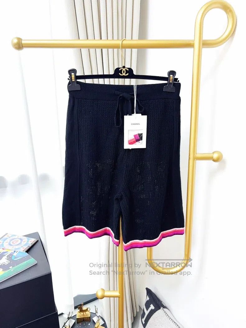 Chanel Chanel 24C black and pink white rolled-edged hollow knitte Size 25" / US 0 / IT 36 - 1 Thumbnail
