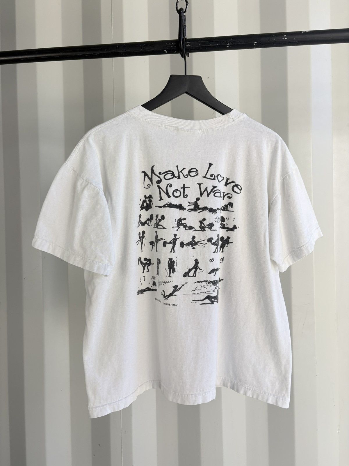 Vintage Vintage Make Love Not War Distressed Shirt Grunge Boxy Band Size US L / EU 52-54 / 3 - 1 Thumbnail