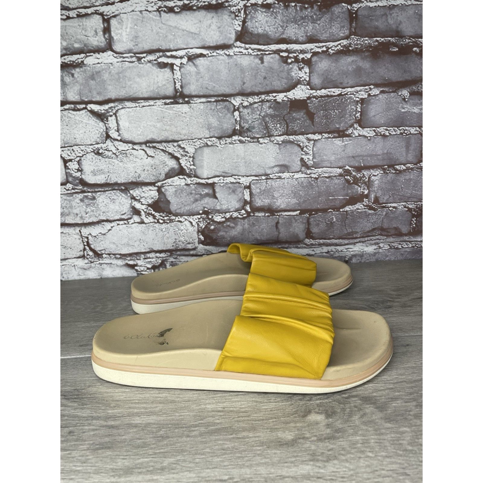 Olukai Olukai Pihapiha Gold Leather Beach Slides Casual Sandals Wom Size US 10 / IT 40 - 15 Thumbnail