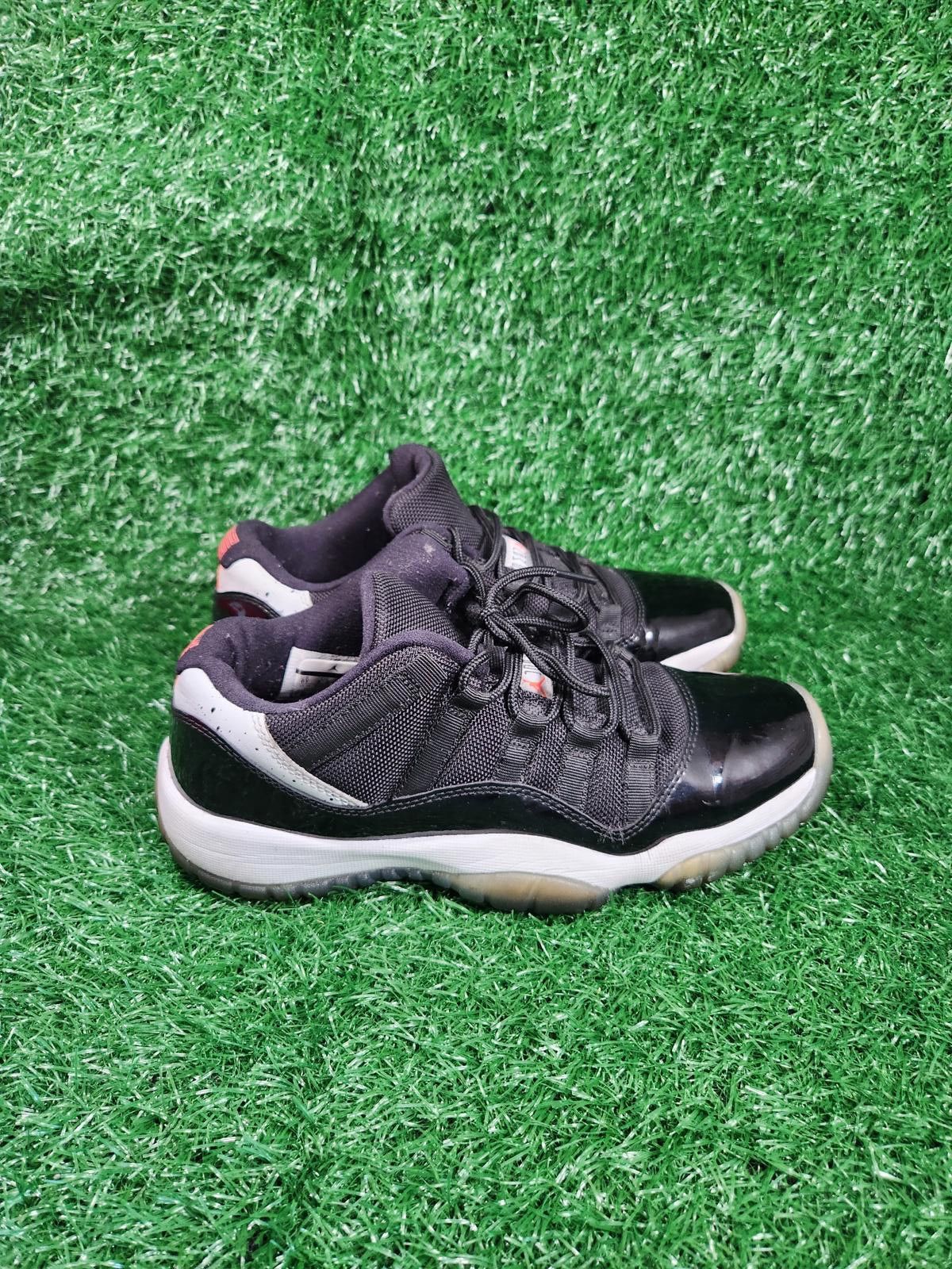 Jordan Brand Nike Air Jordan 11 528896-023 Black Shoes Size 6Y or 7.5W Size US 7.5 / IT 37.5 - 1 Thumbnail