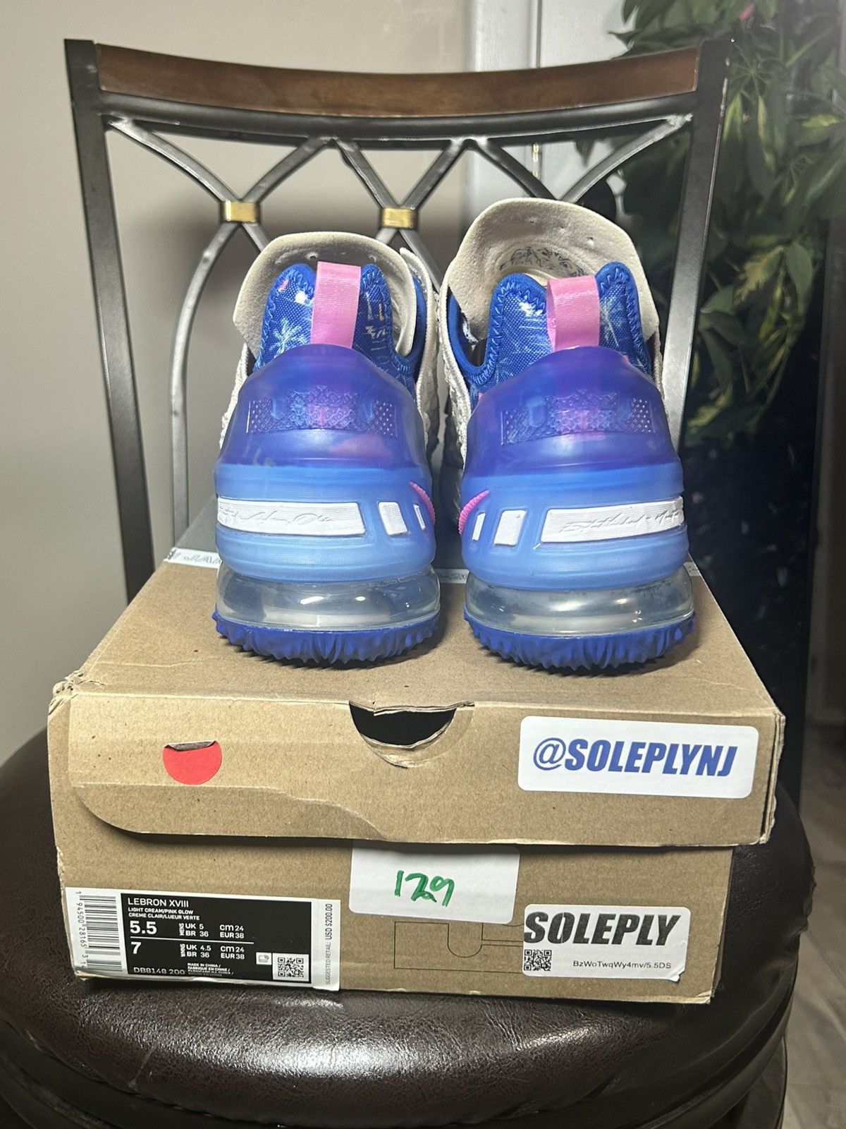Nike LEBRON XVIII Size US 5.5 / EU 38 - 2 Thumbnail