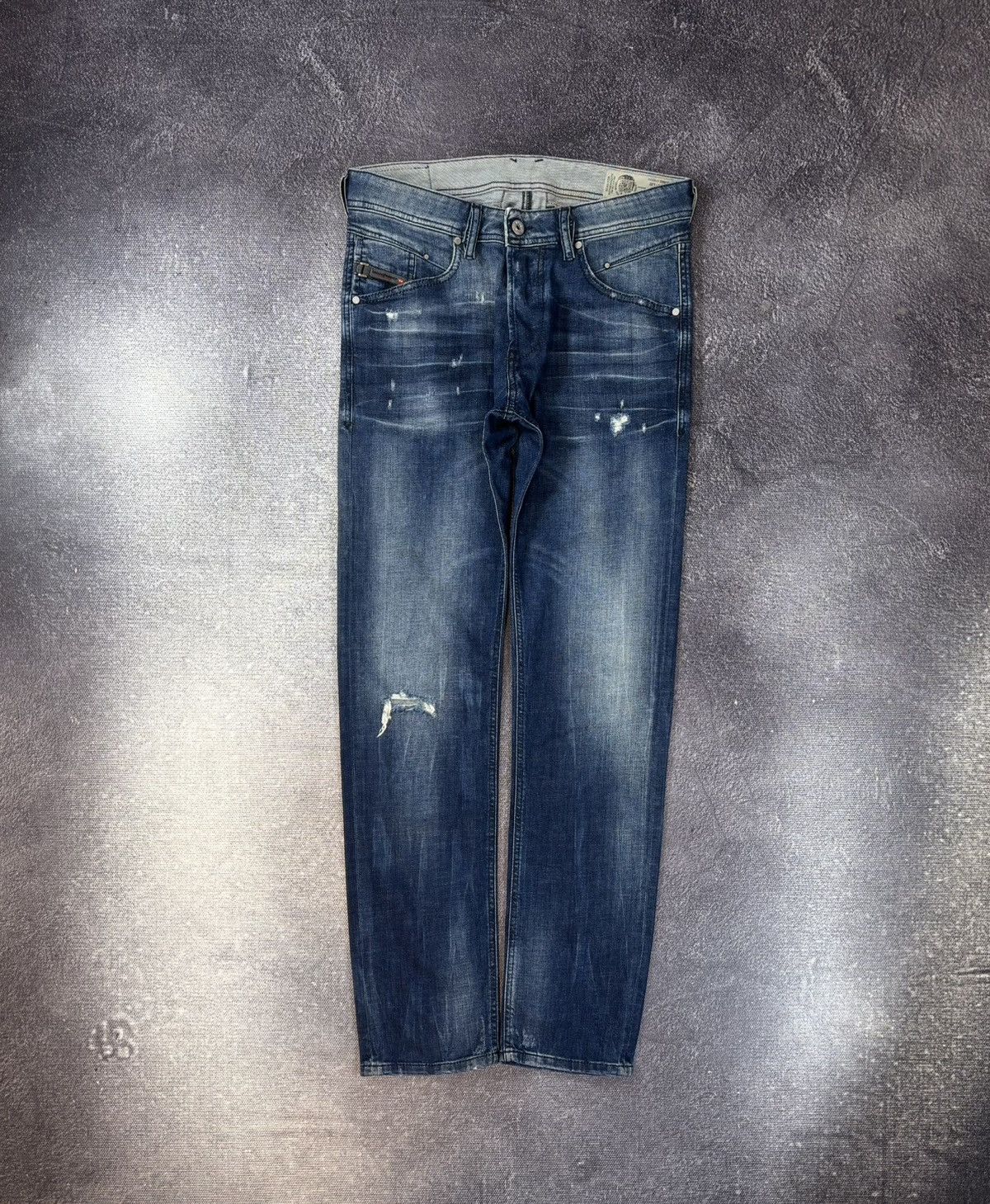 Diesel Diesel Belther NWT Men’s Regular Slim Tapered Denim Jeans Size US 28 / EU 44 - 1 Thumbnail