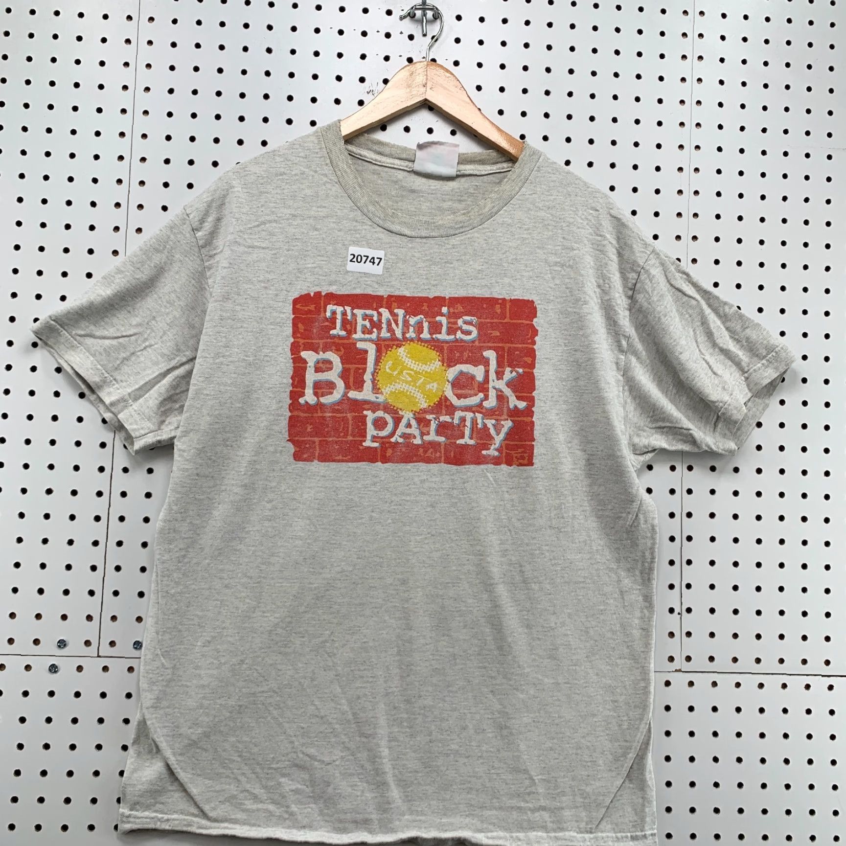 Vintage VINTAGE USTA Shirt Mens Large Gray Short Sleeve Tennis Block Party Shirt 90s Sports Mens Size US L / EU 52-54 / 3 - 5 Thumbnail