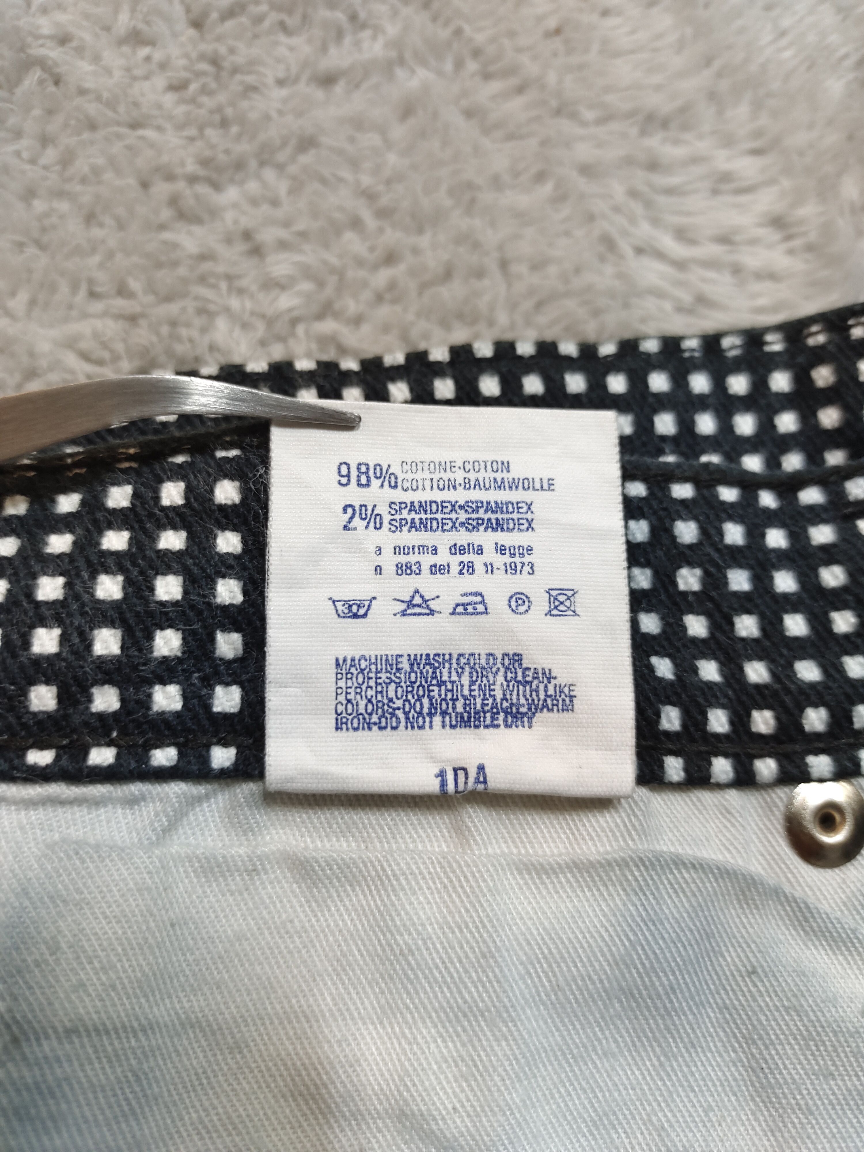 Versace VERSACE JEAN SIGNATURE BLACK AND WHITE MADE IN ITALY Size US 30 / EU 46 - 14 Thumbnail