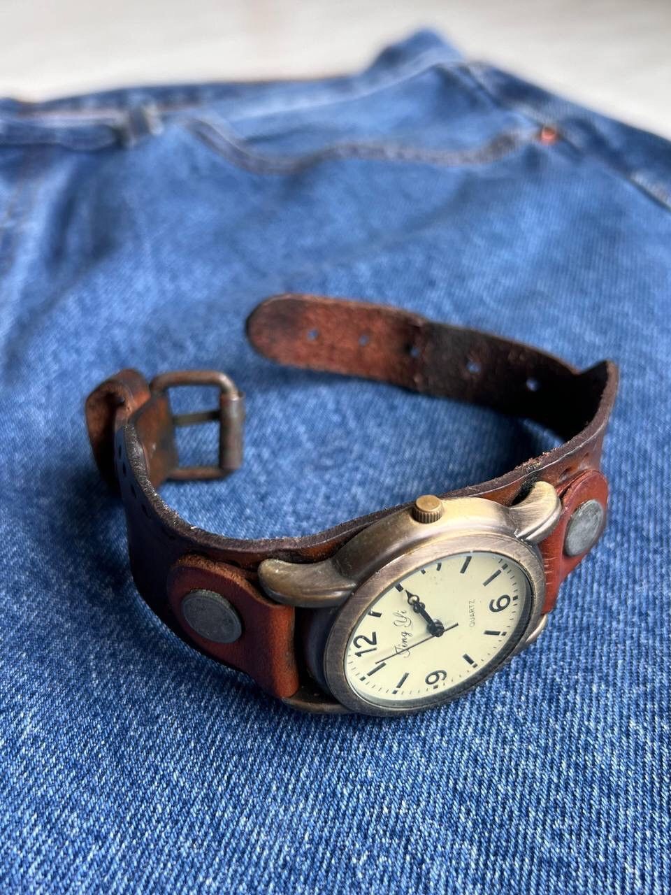 Japanese Brand × Vintage Vintage Brown Full Leather Japanese style futuristic Watch Size ONE SIZE - 1 Thumbnail
