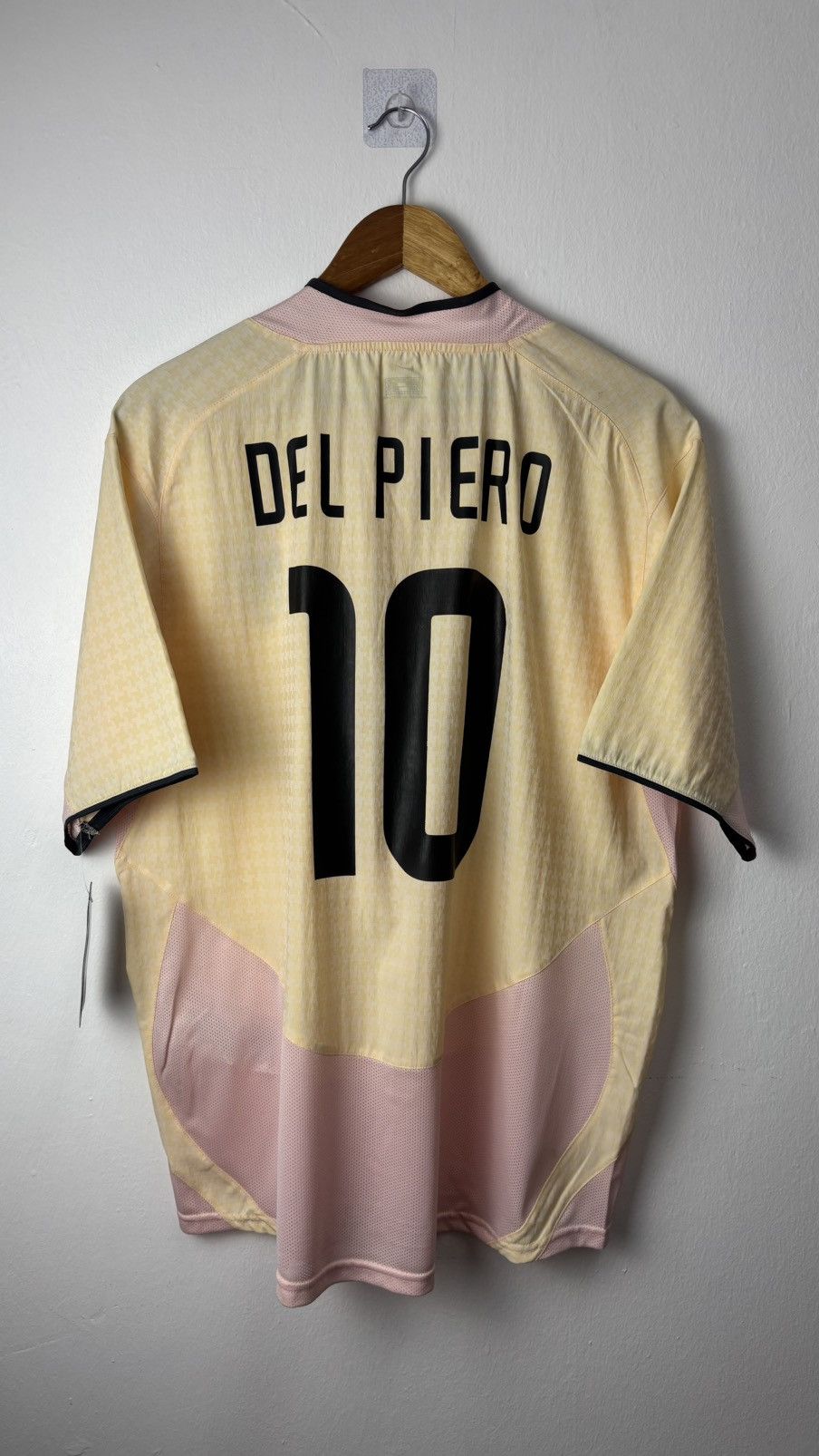 Nike Juventus 03/04 Away ( Del Piero ) Size US L / EU 52-54 / 3 - 4 Thumbnail