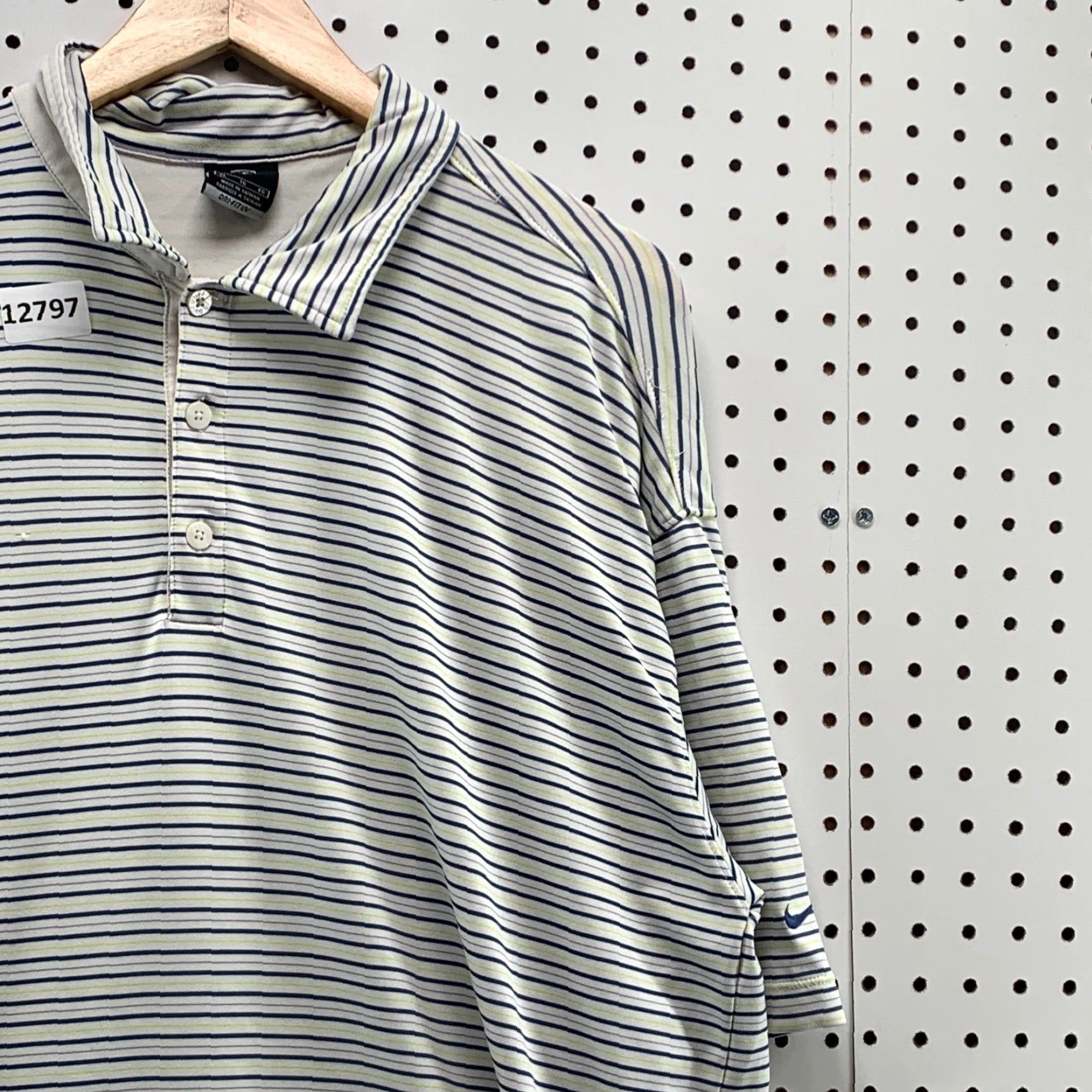 Nike VINTAGE Nike Golf Dri-Fit Mens Short Sleeved Black Blue Yellow Striped Polo Size XL Size US XL / EU 56 / 4 - 3 Thumbnail
